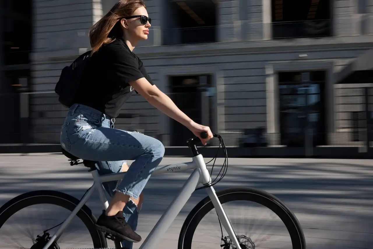 De beste dames e-bikes: vergelijking en aankooptips.